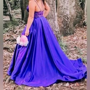 Sherri Hill pageant/prom dress took pictures but prom never happened. Need sold